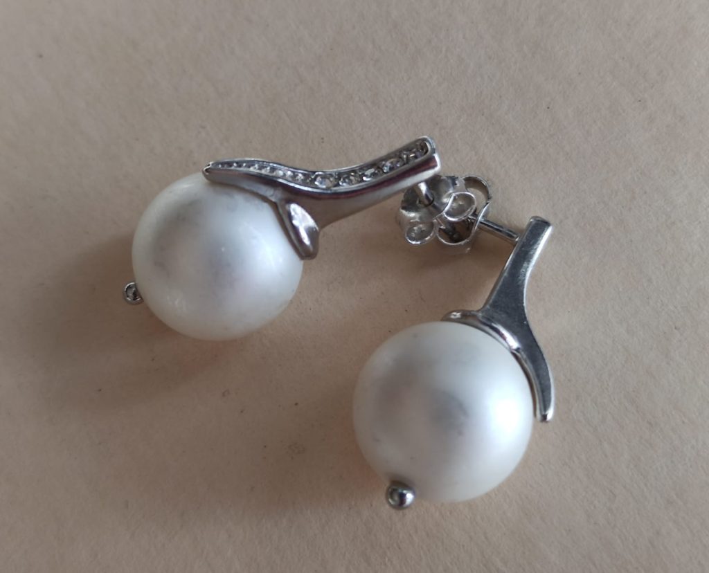 White Matte Satin Mallorca Pearl Earrings